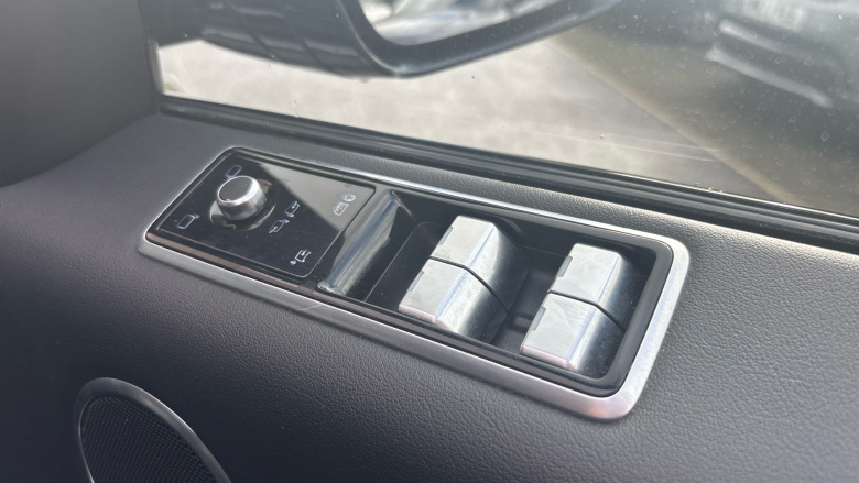 Land Rover Range Rover Sport 3.0 D300 HSE Silver 5dr Auto Diesel Estate